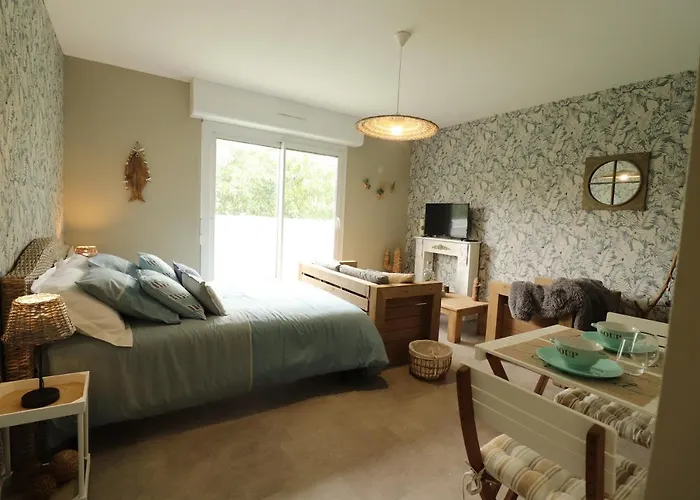 Les Platanes Saint-Lô